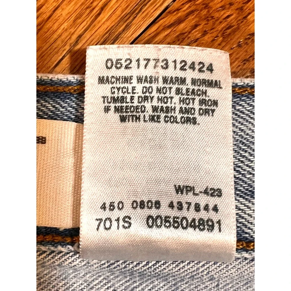 Levis 550 Relaxed Fit‎ Jeans Mens 35x32 Light Wash Blue Denim 00550-4891